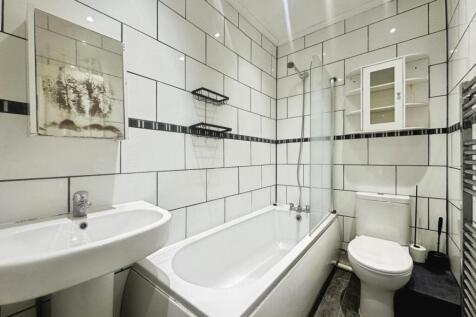 pbox-bathroom-331238.jpg