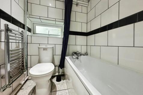 pbox-bathroom-331238.jpg