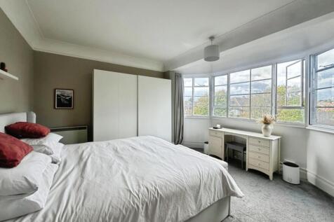 pbox-bedroom-330283.jpg