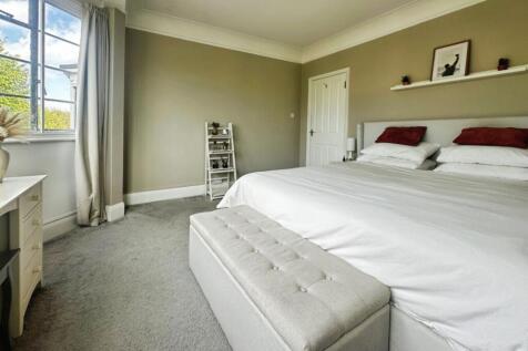 pbox-bedroom-330283.jpg