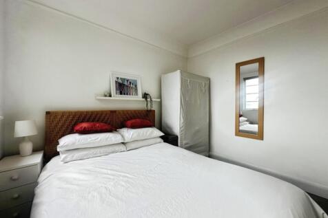 pbox-bedroom-330283.jpg