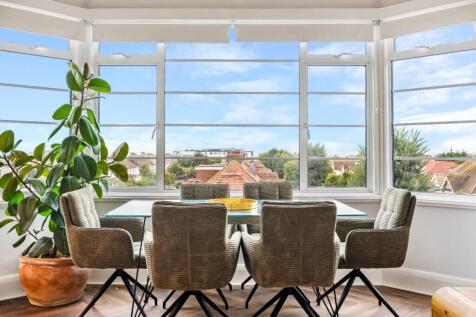 Flat 20, Brittany Court Full Res-10.jpg