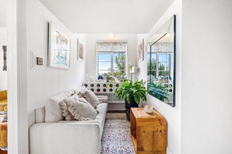 Flat 20, Brittany Court Full Res-5.jpg
