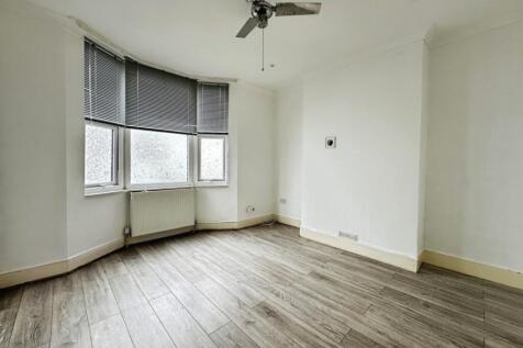 pbox-bedroom-331238.jpg