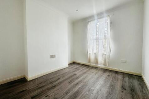 pbox-bedroom-331238.jpg