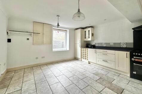 KitchenLivingRoom2.jpg