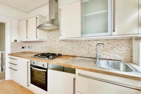 09e3e2b7-Photo 2007-10-2024 2C 2015 2022 2045 20 2