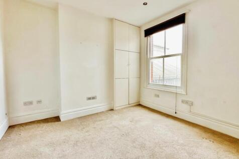 e217e785-Photo 2007-10-2024 2C 2015 2017 2008 20 2