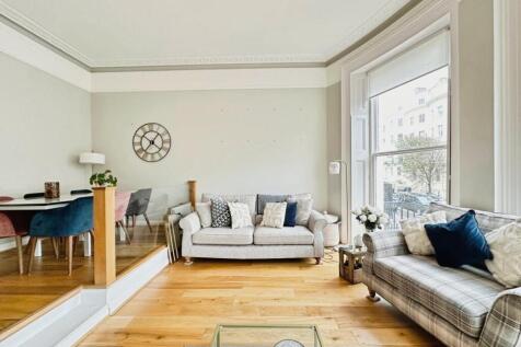 63aeb304-Photo 2029-10-2025 2C 2012 2032 2024.jpg