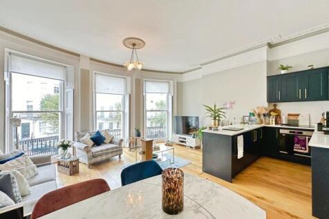 b340cf95-Photo 2029-10-2025 2C 2012 2029 2002.jpg