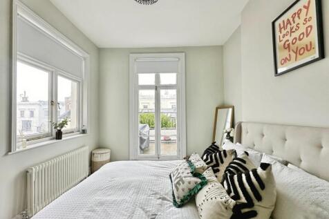 e43dd4ff-Photo 2029-10-2025 2C 2012 2005 2020.jpg