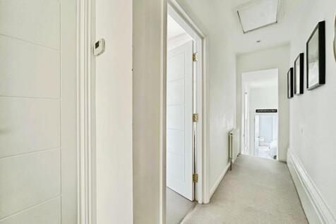 2ea3ee75-Photo 2029-10-2025 2C 2012 2018 2057.jpg