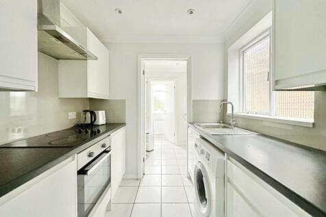 Kitchen2.jpg