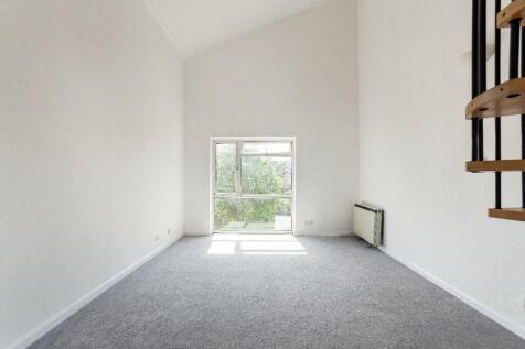 Reception Room pic 2