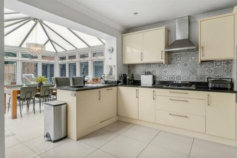 197a Darkes Lane 30.jpg