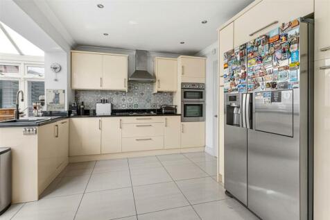 197a Darkes Lane 23.jpg