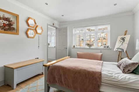 197a Darkes Lane 5.jpg