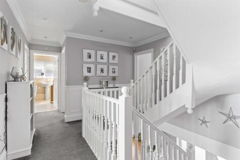 44 Hill Rise 18.jpg