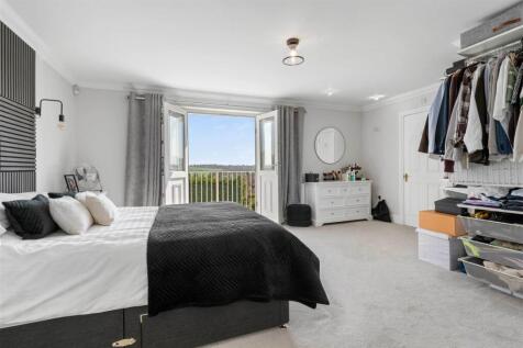 44 Hill Rise 8.jpg