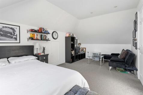 44 Hill Rise 2.jpg
