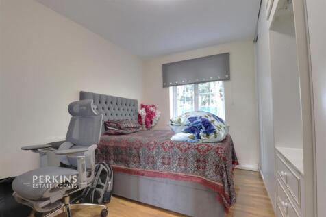 bed 1.jpg