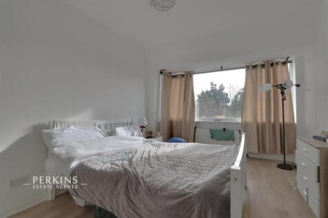 bed 2.jpg