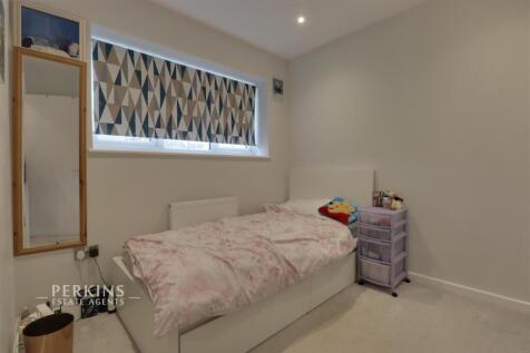 BED 3.jpg