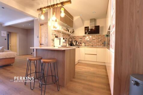 KITCHEN 2.jpg