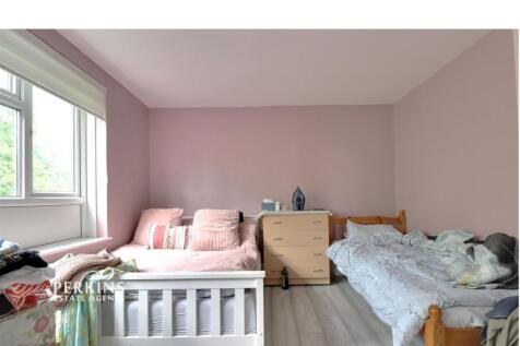 BED 1.jpg