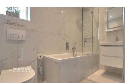 BATHROOM 2.jpg