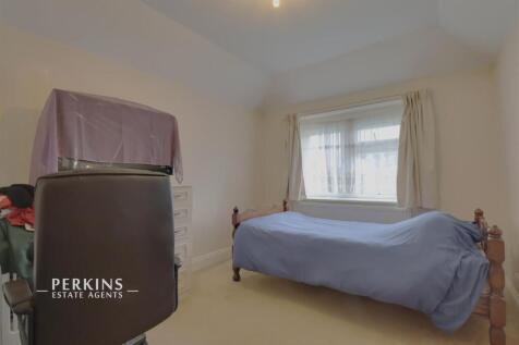 Bed 4.jpg