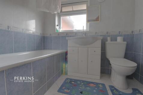 bathroom 1 .jpg