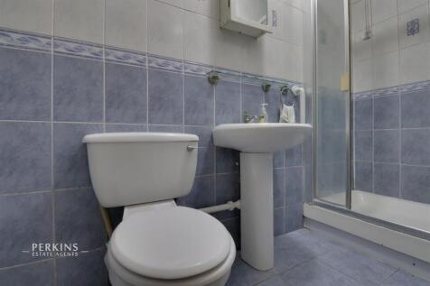 bathroom2.jpg