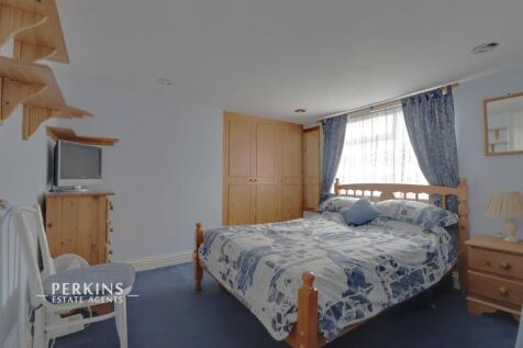 BED 4.jpg