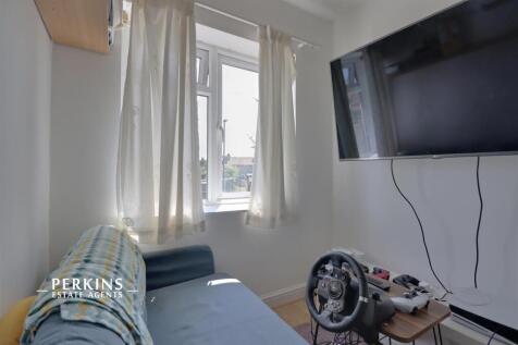 BED 1.jpg