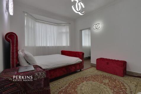 BED 1.jpg
