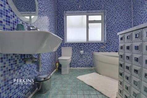 BATH 2.jpg