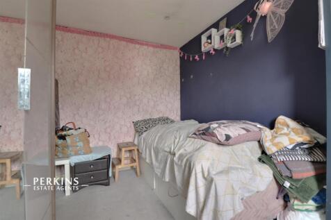 bed 1.jpg
