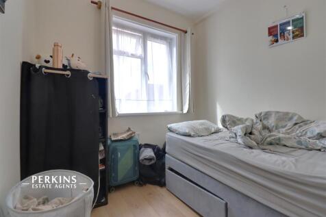 BED 4.JPG