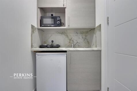 KITCHENETTE 2.jpg
