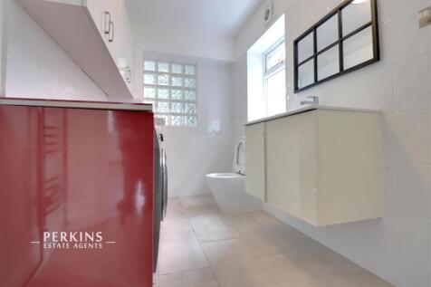 bathroom 2.jpg