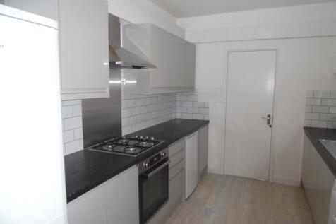 1 ROOM AVAILABLE IN IMMACULATE SHARED STUDENT HOU