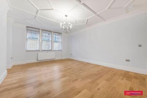 Living room 4