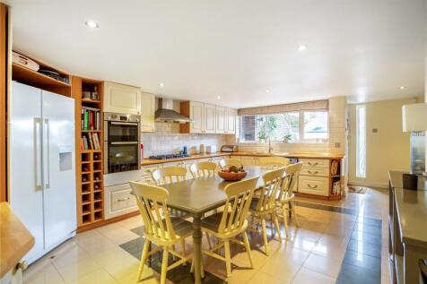 Crosslands Avenue, Ealing, London, W5