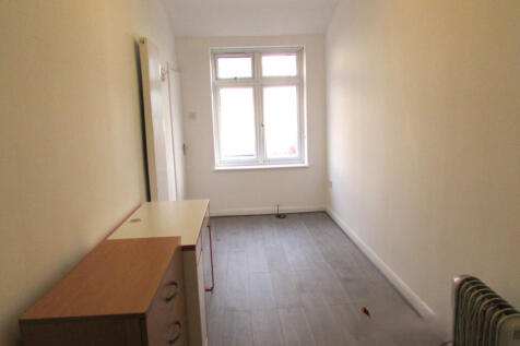 Sudbury Heghts Avenue, Greenford, Middlesex UB6