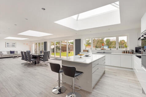 Open-Plan Kitchen/Family Room