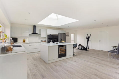 Open-Plan Kitchen/Family Room