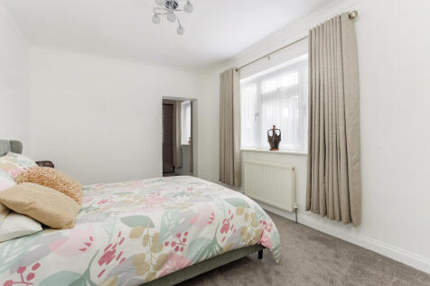 Principal Bedroom (Ground Floor)