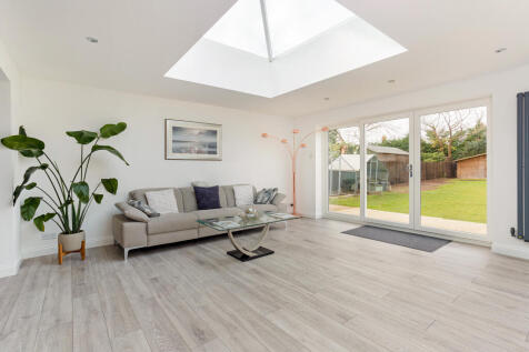 Open-Plan Kitchen/Family Room