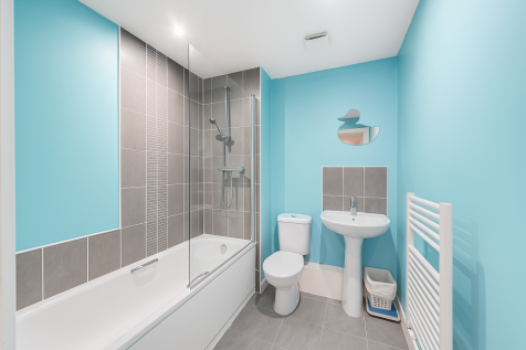 modernbathroomwithturquoiseaccents